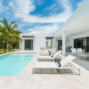 https://tradewinds-villa.comcaribbean.com