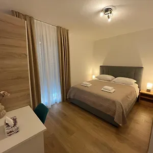 https://apartment-23000.hotelinzadar.com